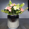 Arranjo de Rosas Creme com Rosa Vaso Ceramica Prata A 30cm x L 32cm