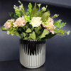 Arranjo de Rosas Creme com Salmão Vaso Ceramica Prata A 30cm x L 32cm