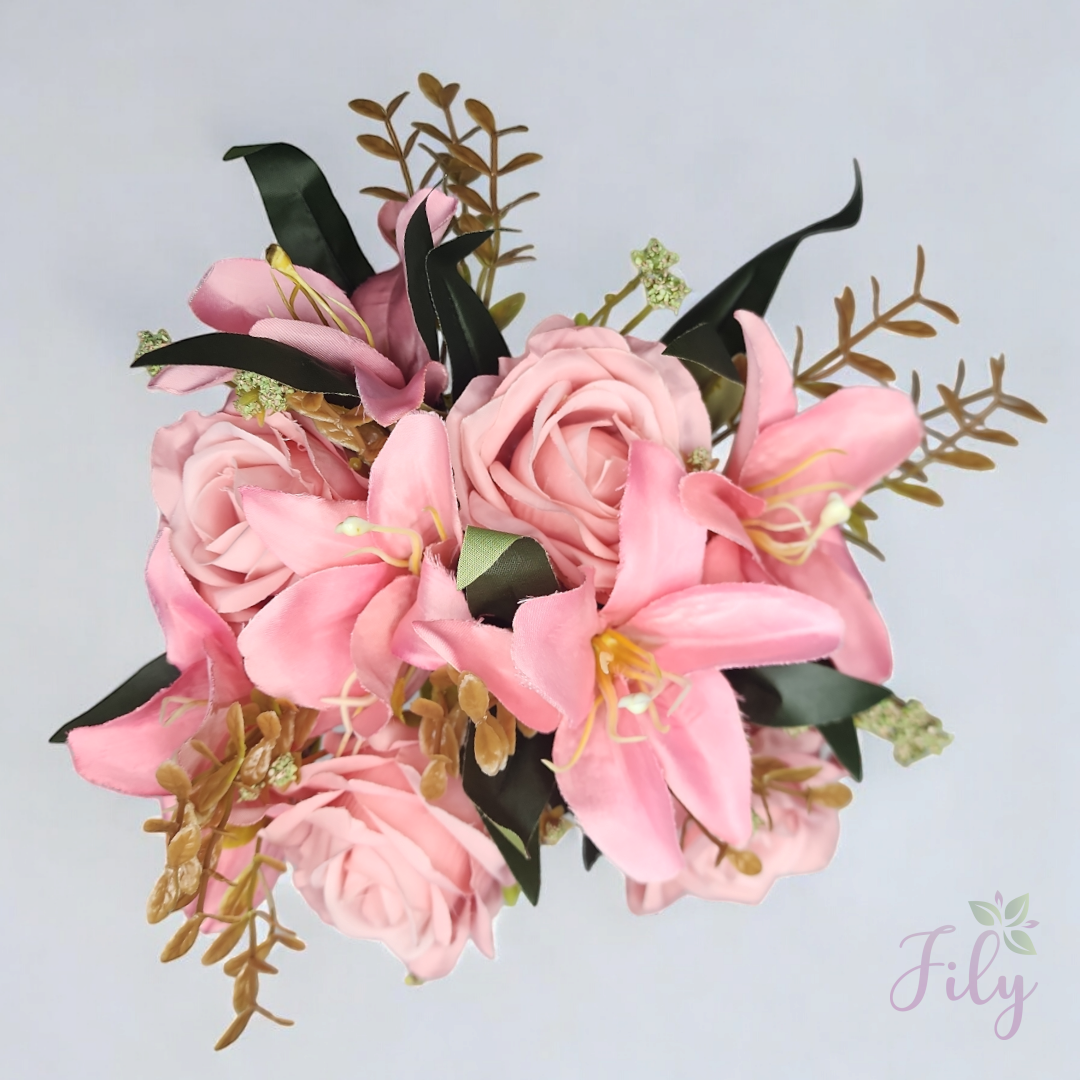 Buque de Rosa e Lirio com 9 Rosas A 35cm x L 20cm - Imagem 2